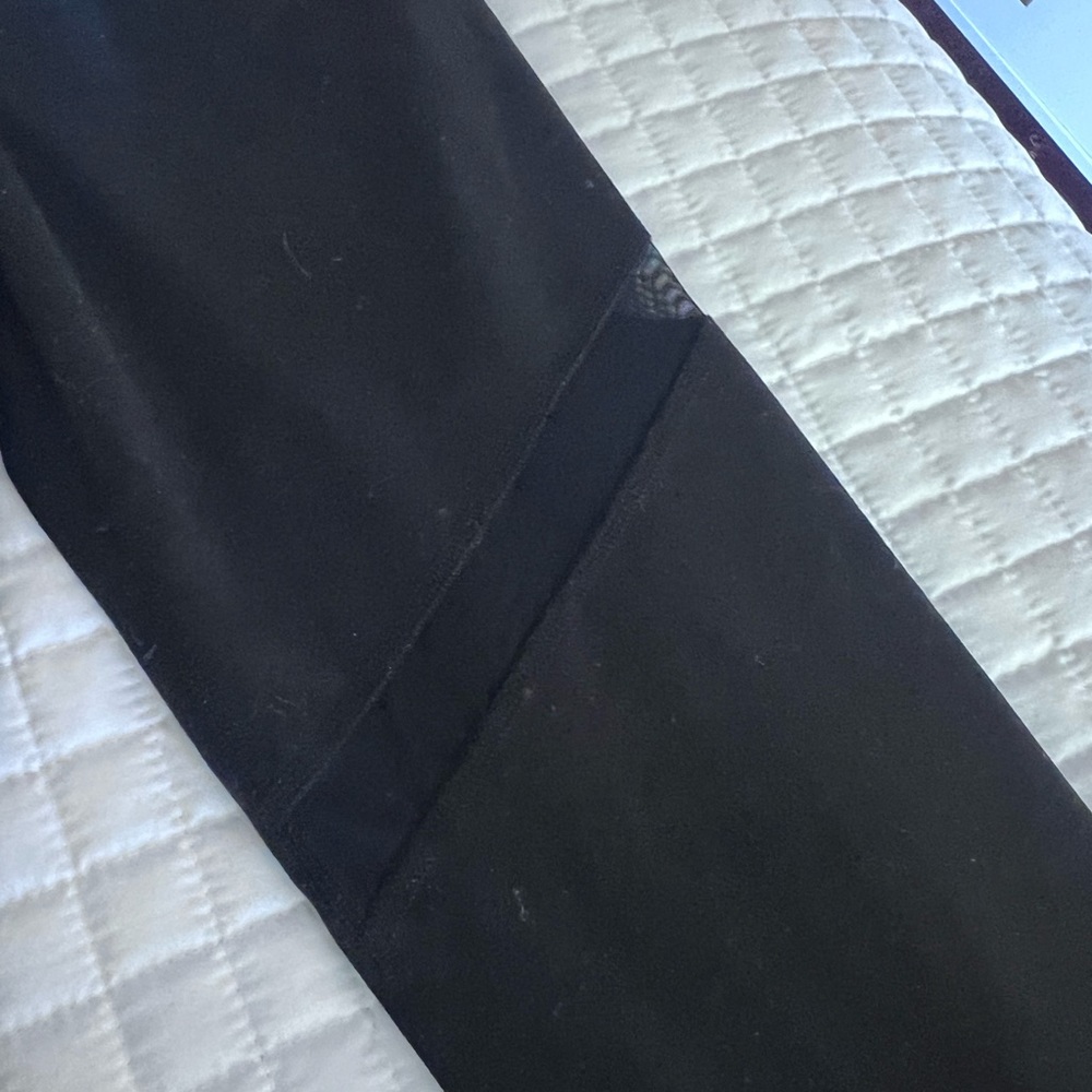 Black Old Navy Activewear Leggings with mesh detail